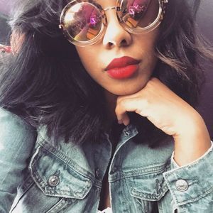 Meet your Posher, Samone